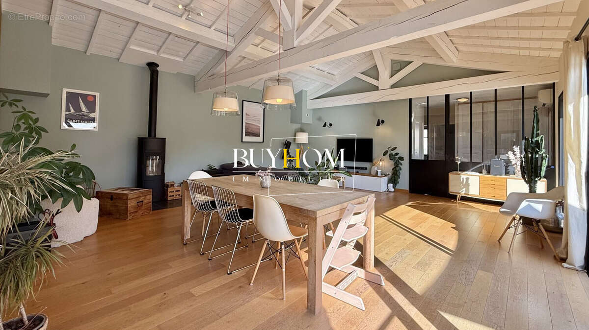 Maison à L'ISLE-SUR-LA-SORGUE