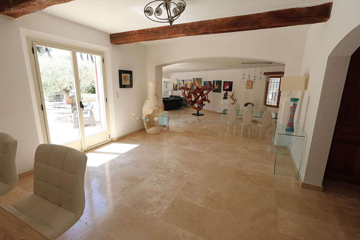 Maison à PEYMEINADE