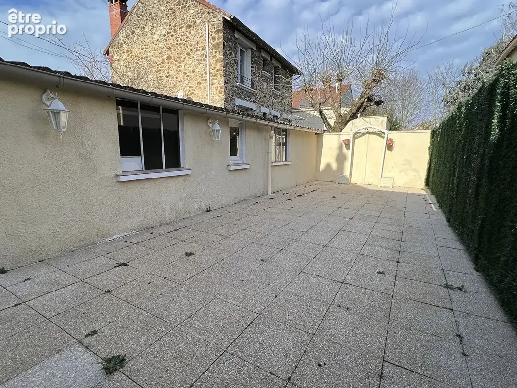 Fort potentiel  Maison avec local commercial  Travaux importants à prévoir - photo 3