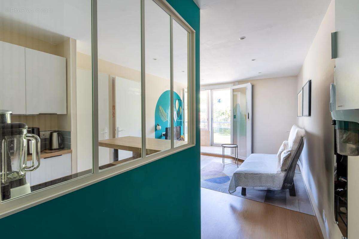Appartement à BORMES-LES-MIMOSAS