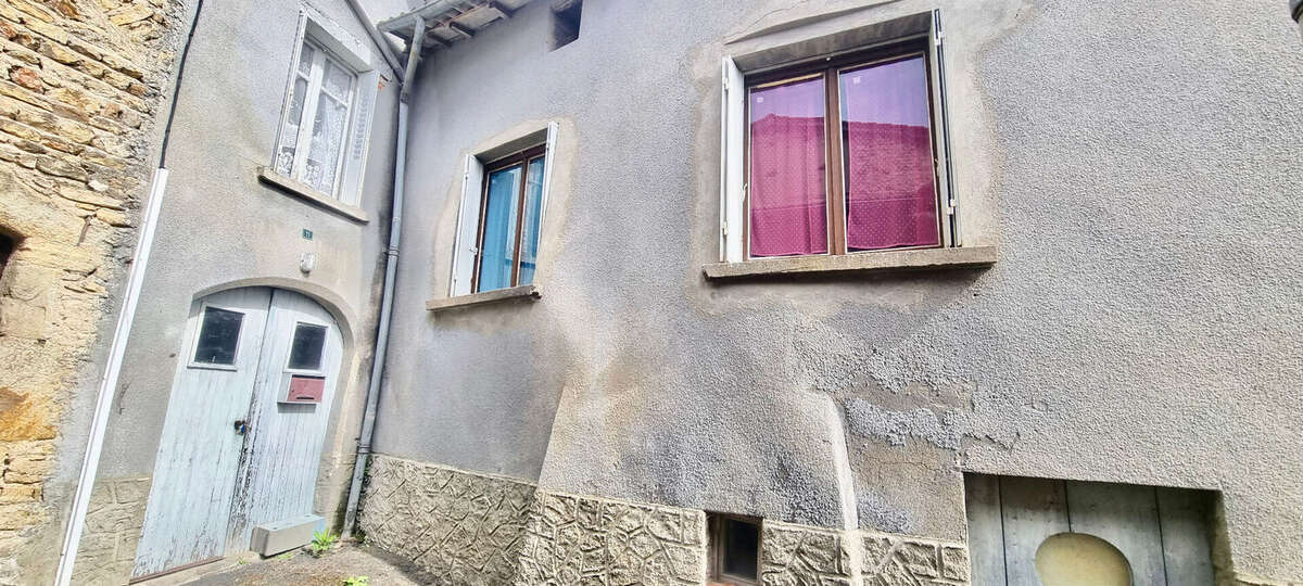 VERTAIZON / Maison à vendre dans un agréable village à proximité de Pont-du-Château ! - photo 15
