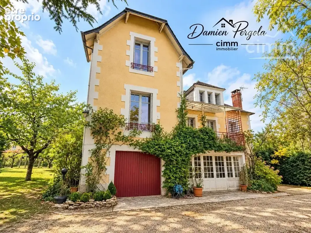 Maison bourgeoise de 161 m² avec 5 chambres, garage et jardin à Terrasson-Lavilledieu - photo 1