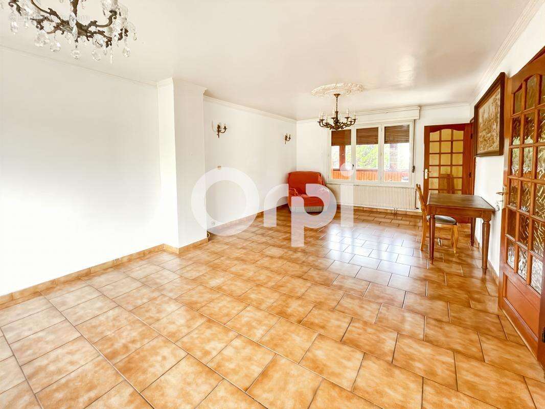 Maison à SAINT-MARTIN-BOULOGNE