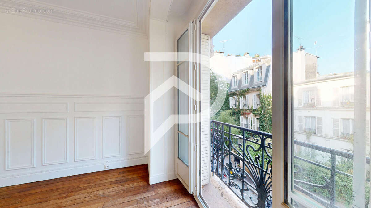 Appartement à PARIS-18E