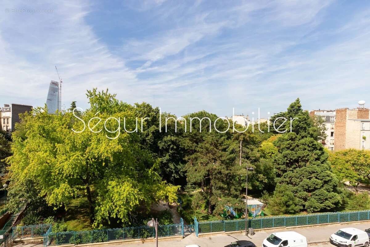 Paris XVe: Appartement 83m2 avec 2 balcons et un parking - photo 5