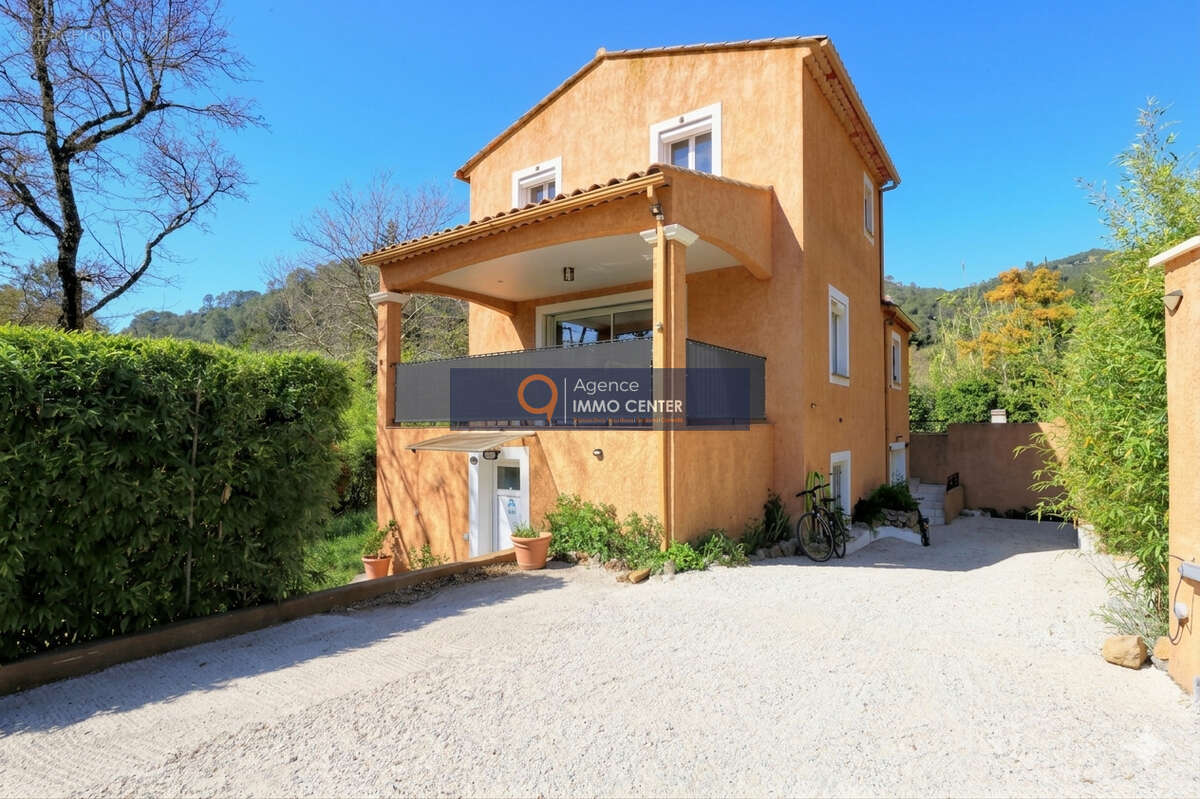 Maison à MEOUNES-LES-MONTRIEUX