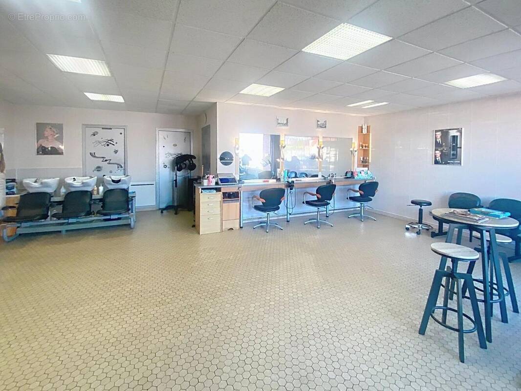 Photo 1 - Commerce à HAILLICOURT