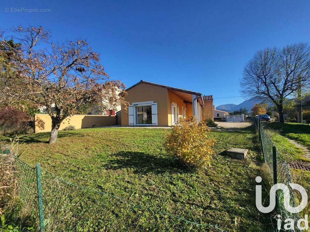 Photo 2 - Maison à LA MOTTE-CHALANCON