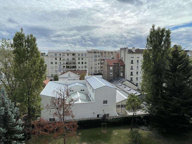 Appartement à COURBEVOIE