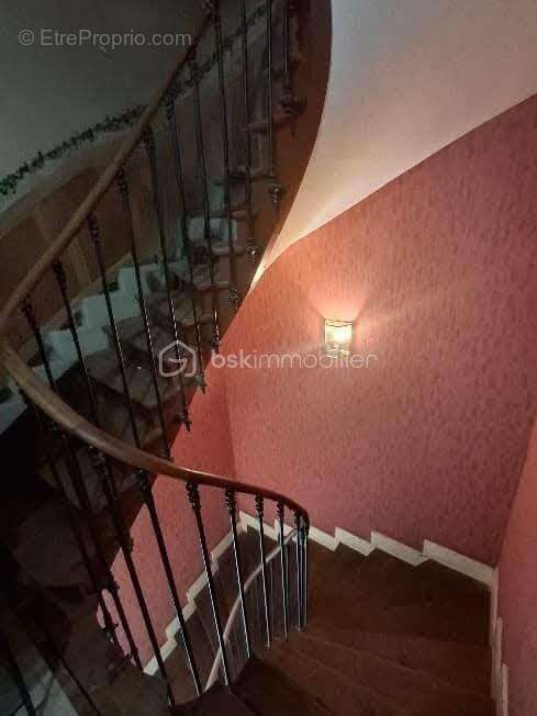 Maison à VILLENEUVE-L'ARCHEVEQUE