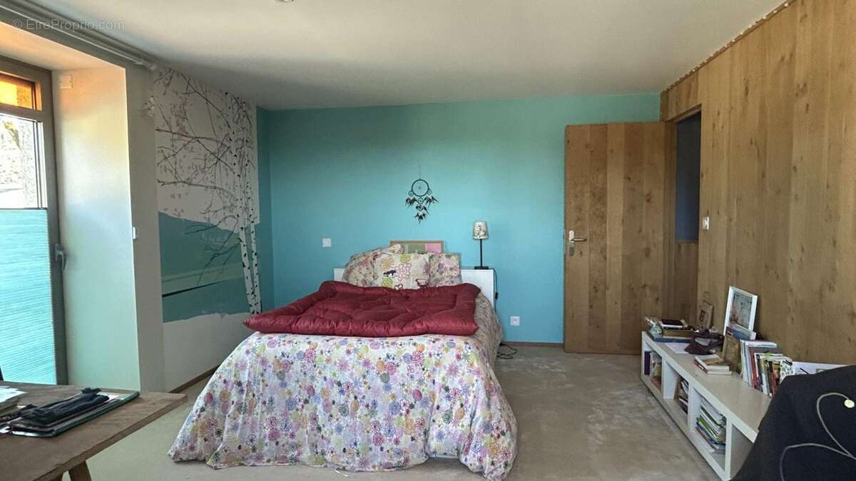 Maison à SAINTE-GENEVIEVE-SUR-ARGENCE