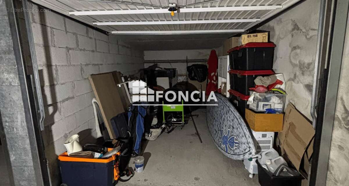 Parking à LA LONDE-LES-MAURES