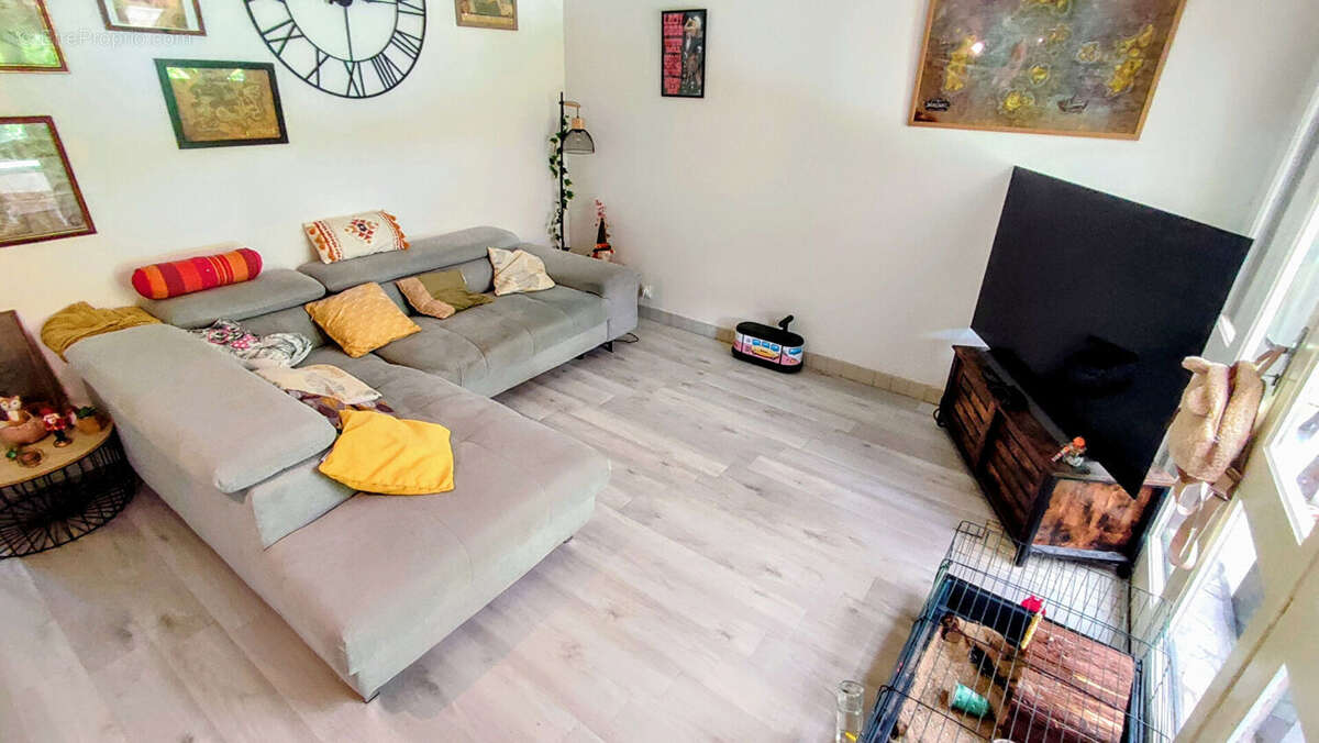 Maison à SAINT-PIERRE-DU-MONT