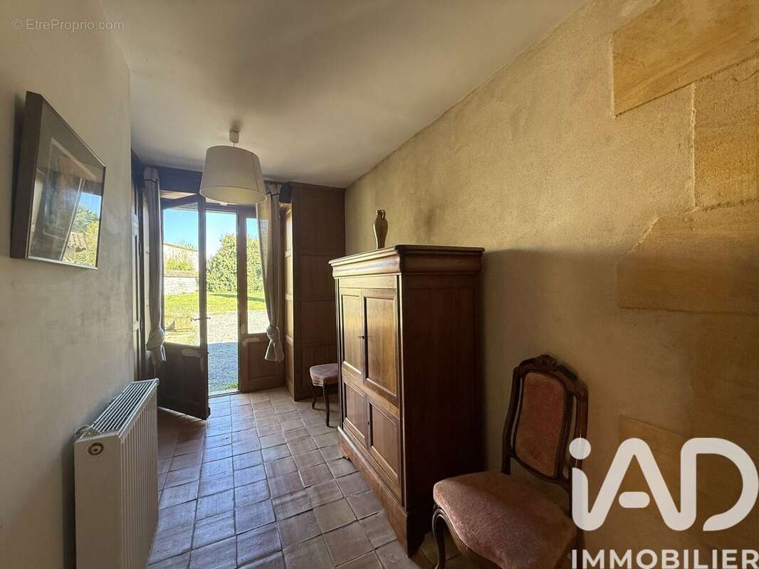 Maison 250 m² à Faurilles  - photo 5