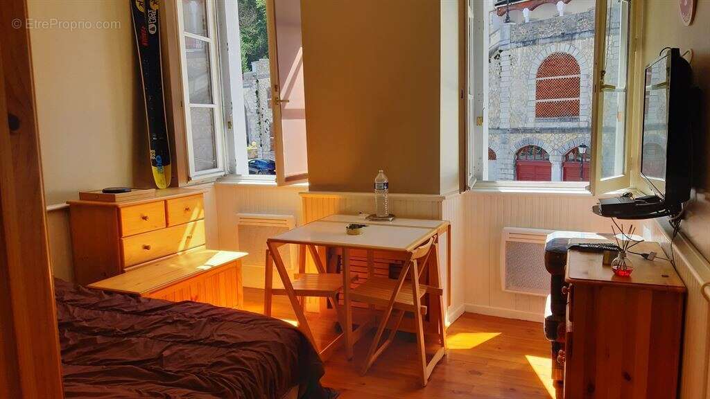 Appartement à EAUX-BONNES