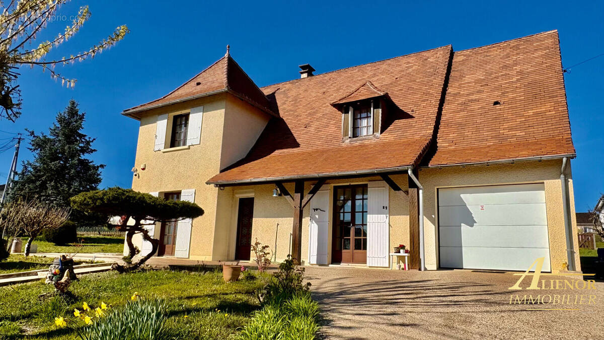 Maison à COULOUNIEIX-CHAMIERS