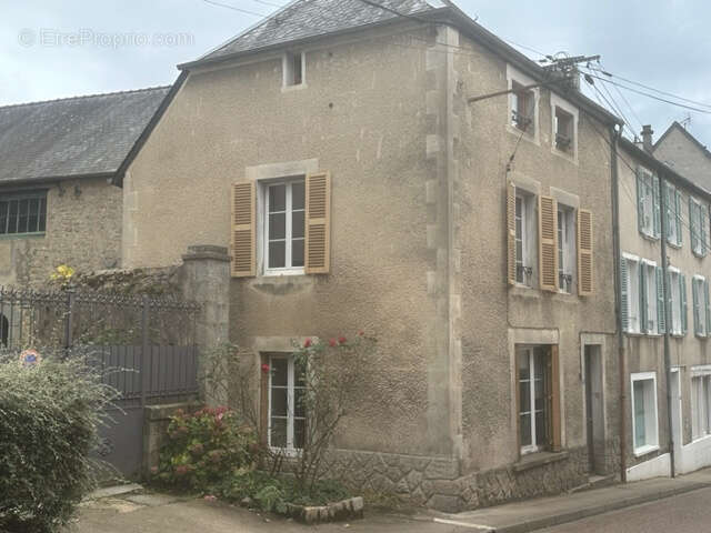 Maison à LORMES