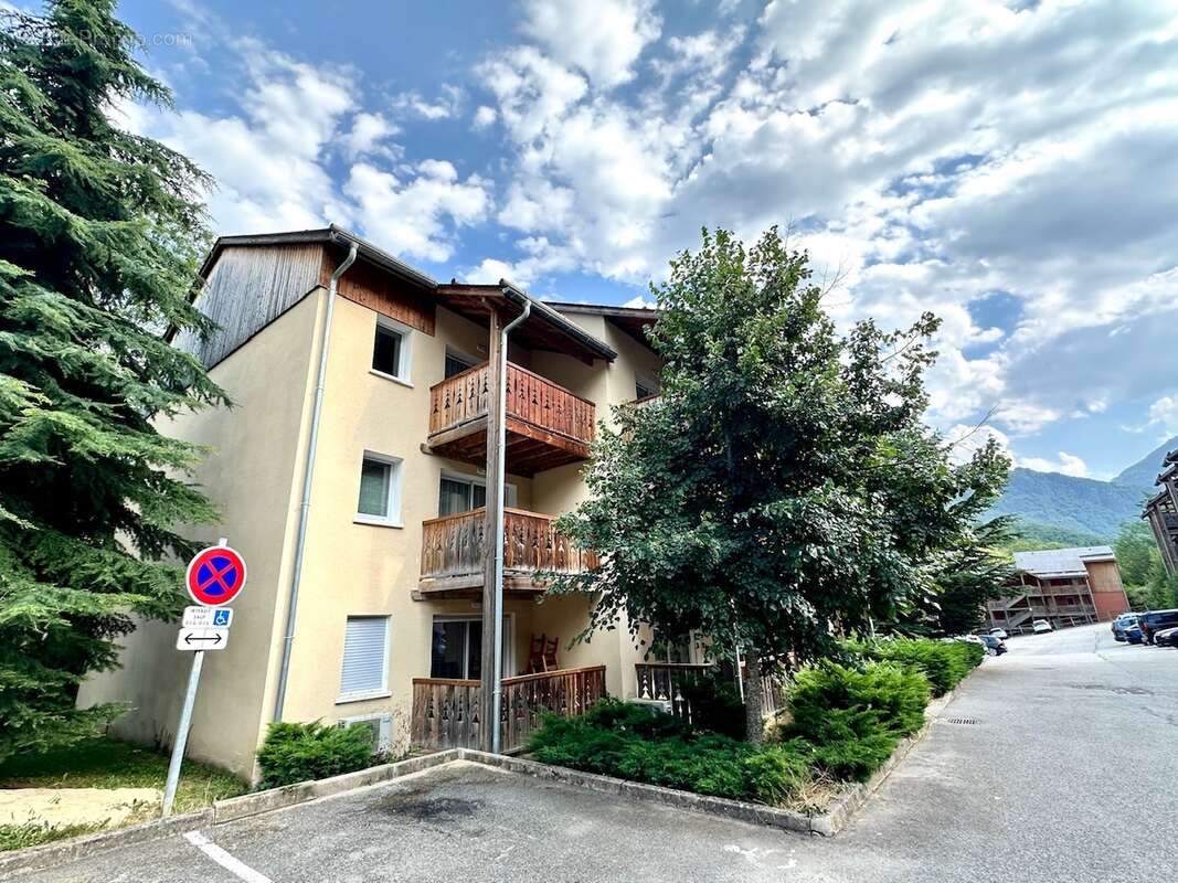   - Appartement à AX-LES-THERMES