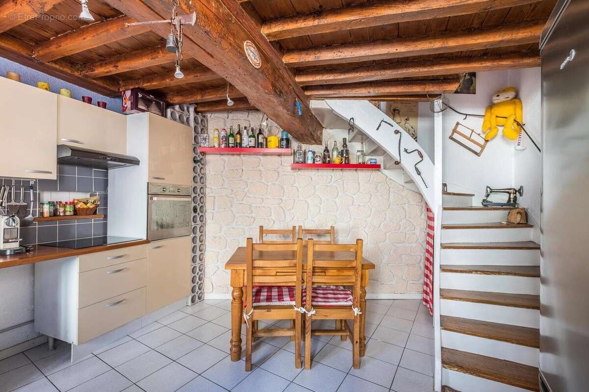 Maison à MONTMERLE-SUR-SAONE