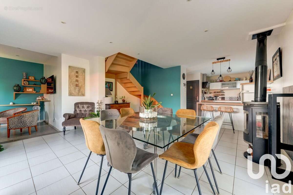 Photo 5 - Maison à SAINT-GENIS-LES-OLLIERES