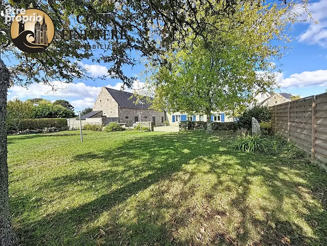 LOCTUDY - Une belle propriété au coeur du bourg, avec maison indépendante et jardin ! - photo 2