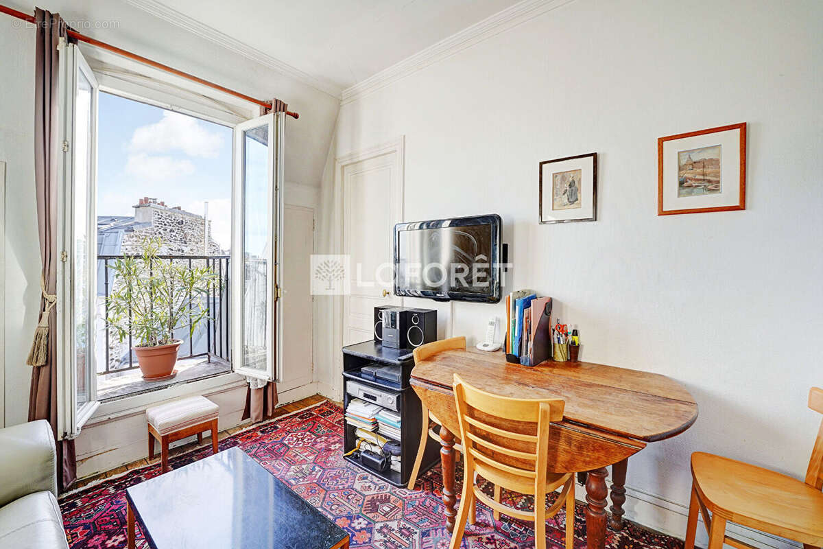 Appartement à PARIS-14E
