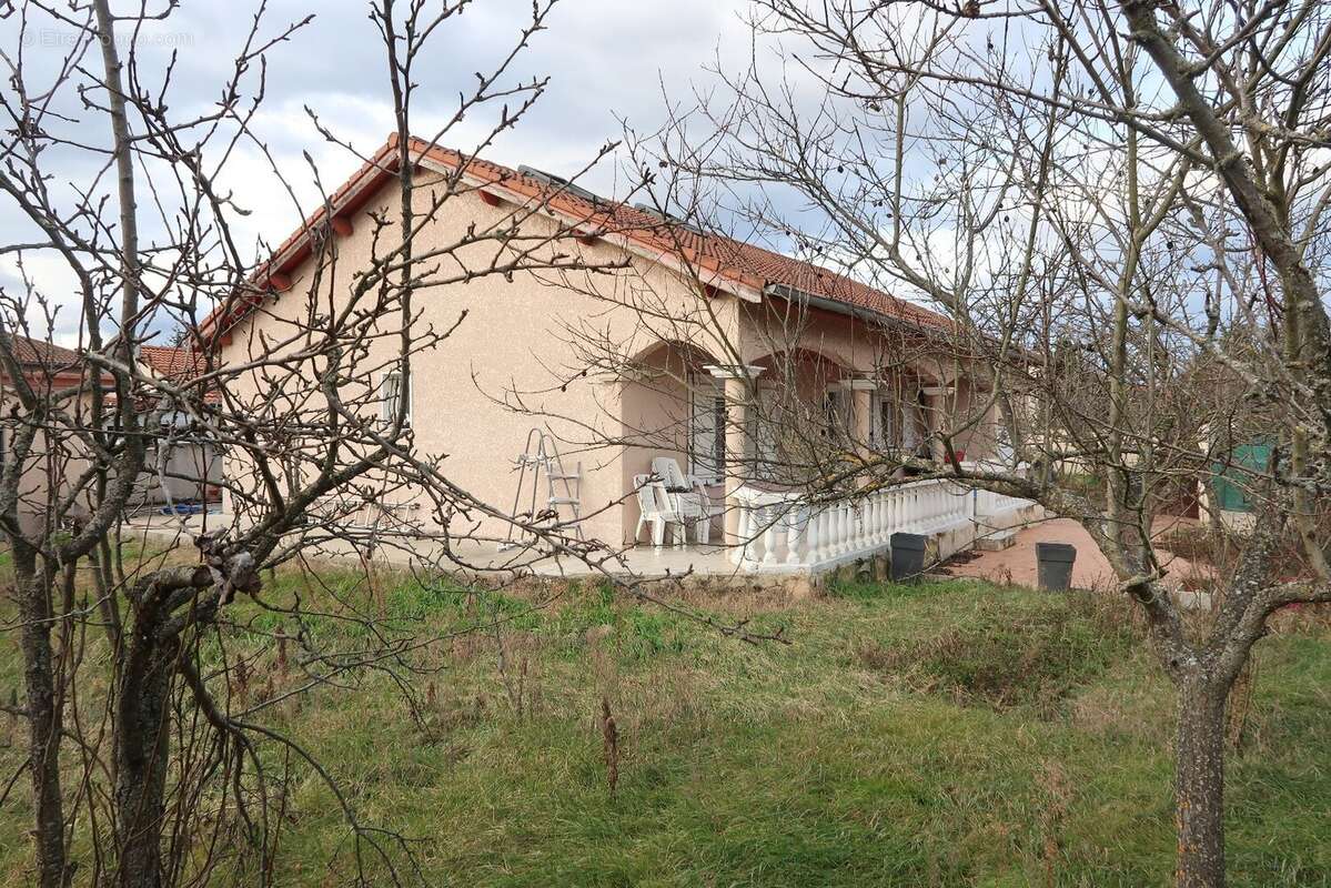 Maison à MONTROND-LES-BAINS