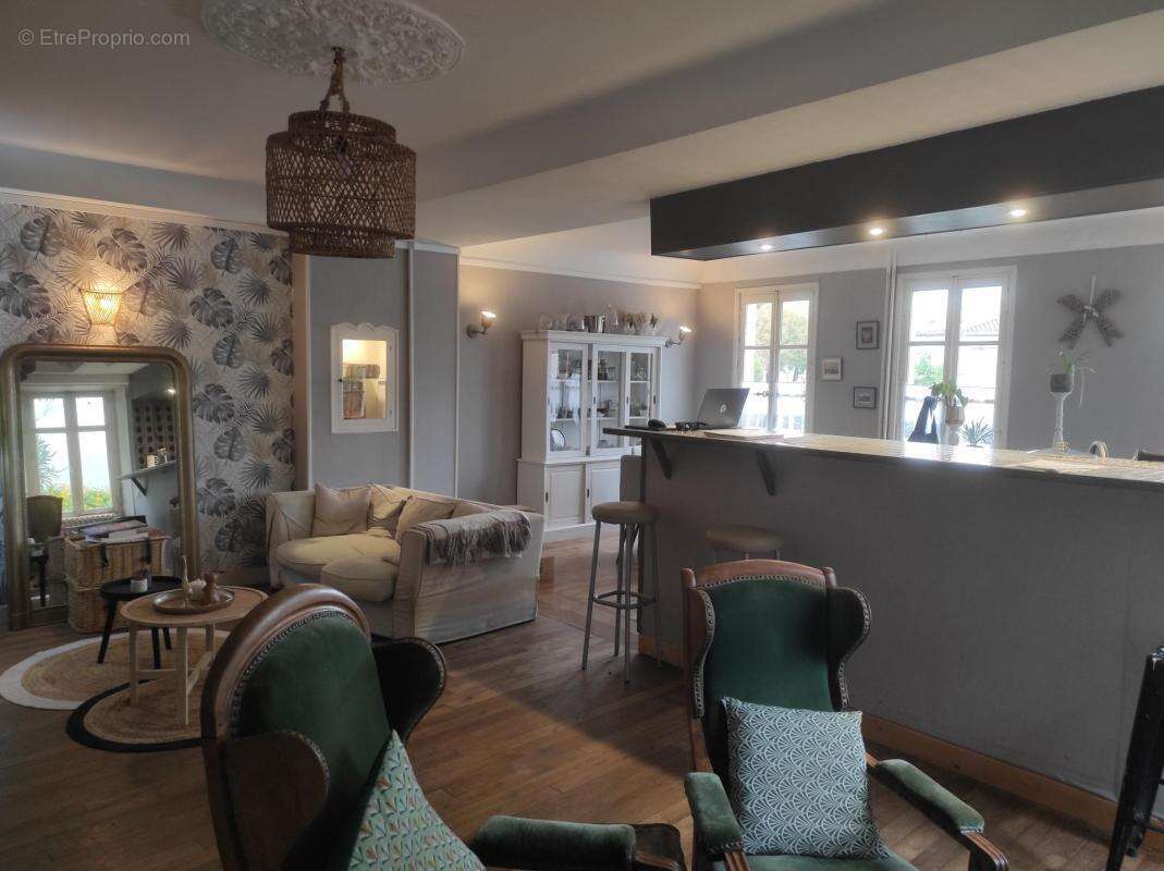 Maison à SAINT-JEAN-D&#039;ANGELY