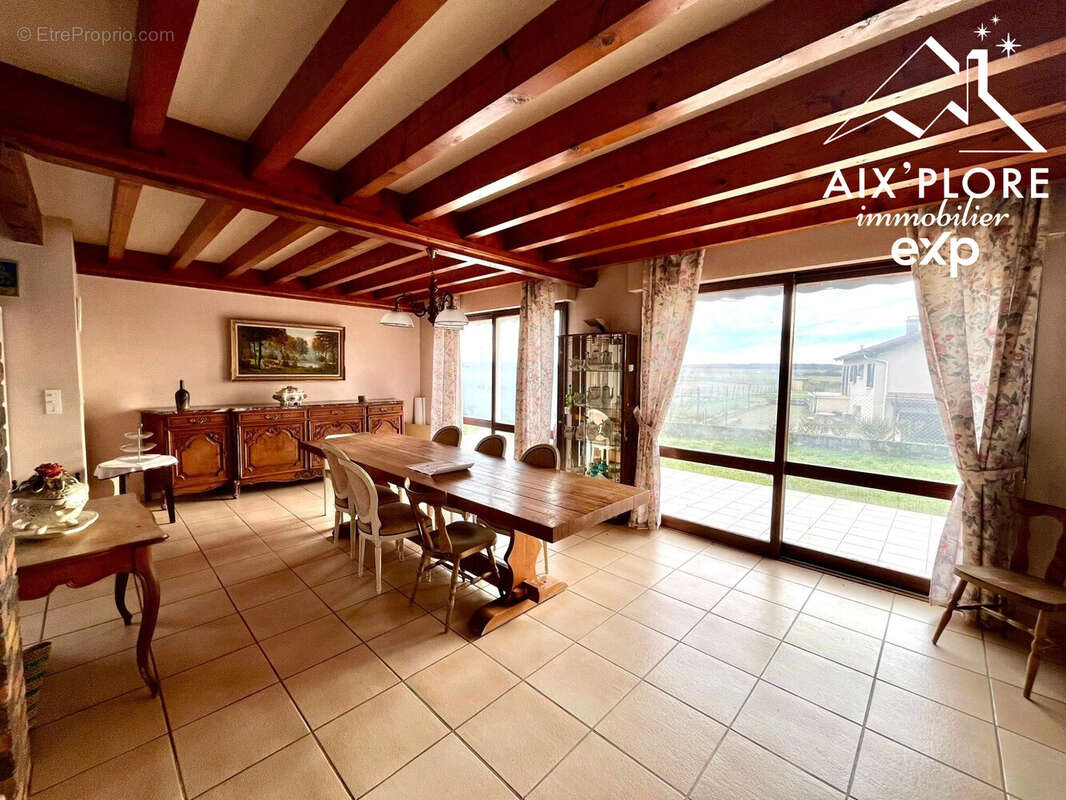 Maison à MEXIMIEUX