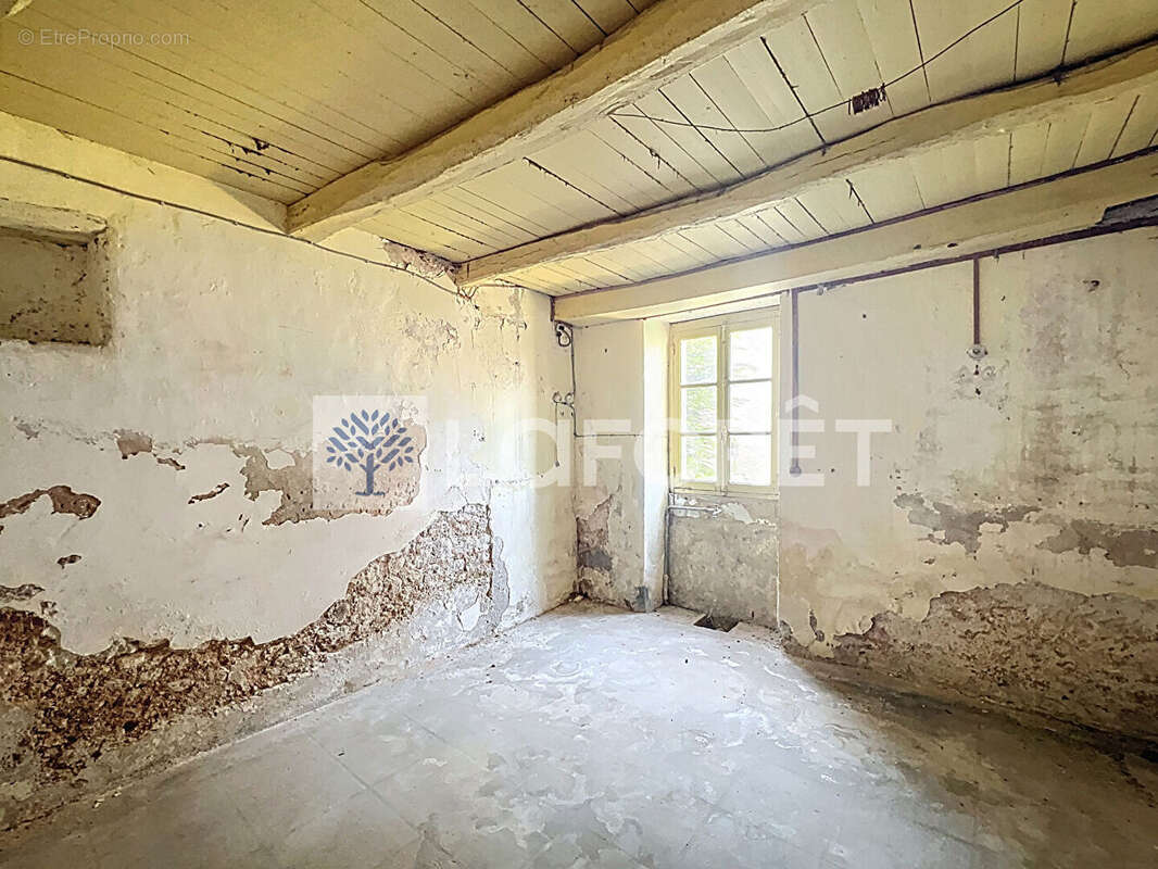 Maison à SAINT-LOUP-LAMAIRE