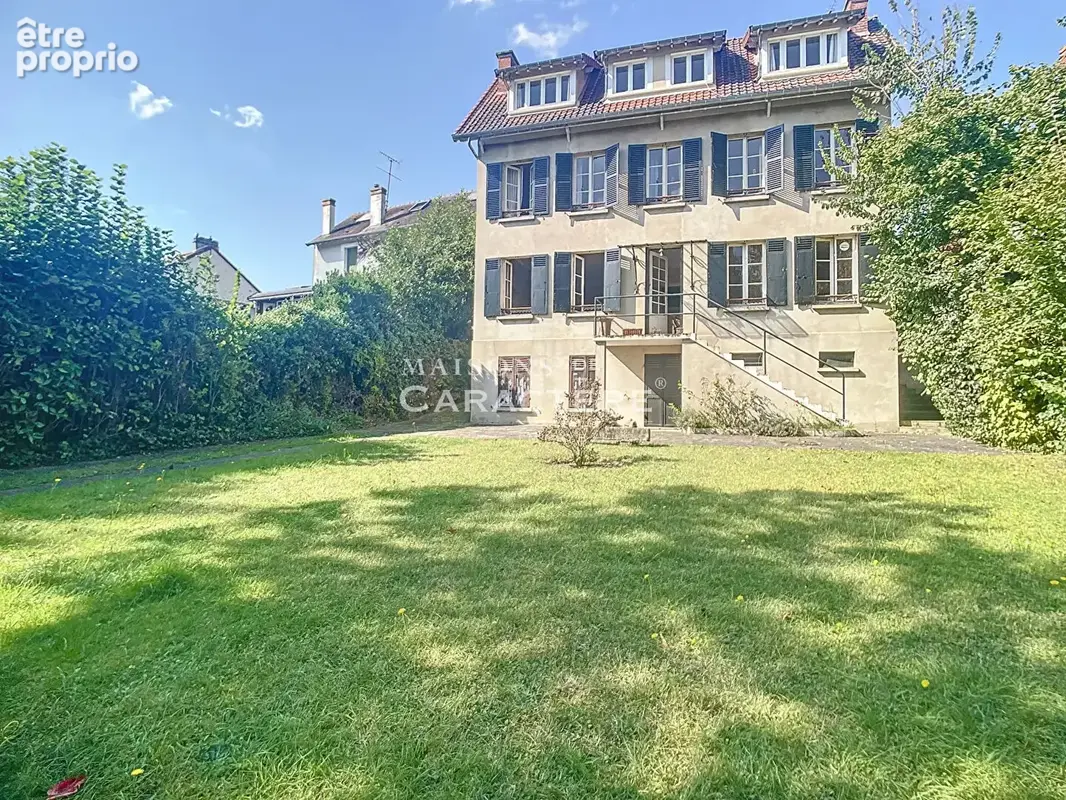 Maison d'époque au jardin extraordinaire de 1400m2 au coeur de ville - photo 2
