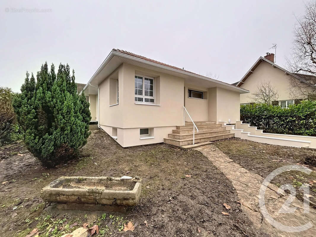 Maison à CHEVIGNY-SAINT-SAUVEUR