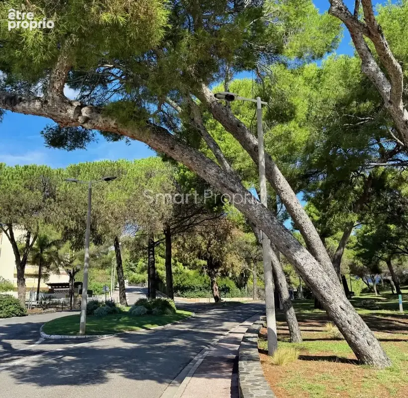 70 m2 de standing / 2 chambres / mer & port, plage à 2 minutes - photo 3