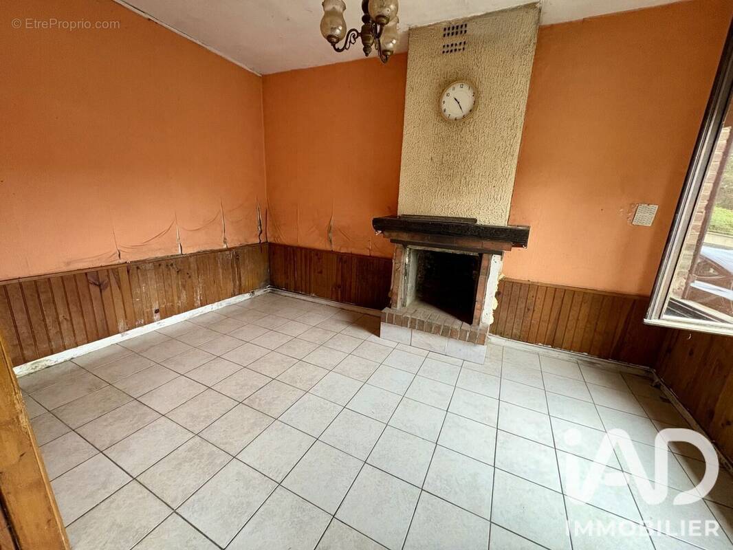 Photo 1 - Maison à ESTREES-MONS