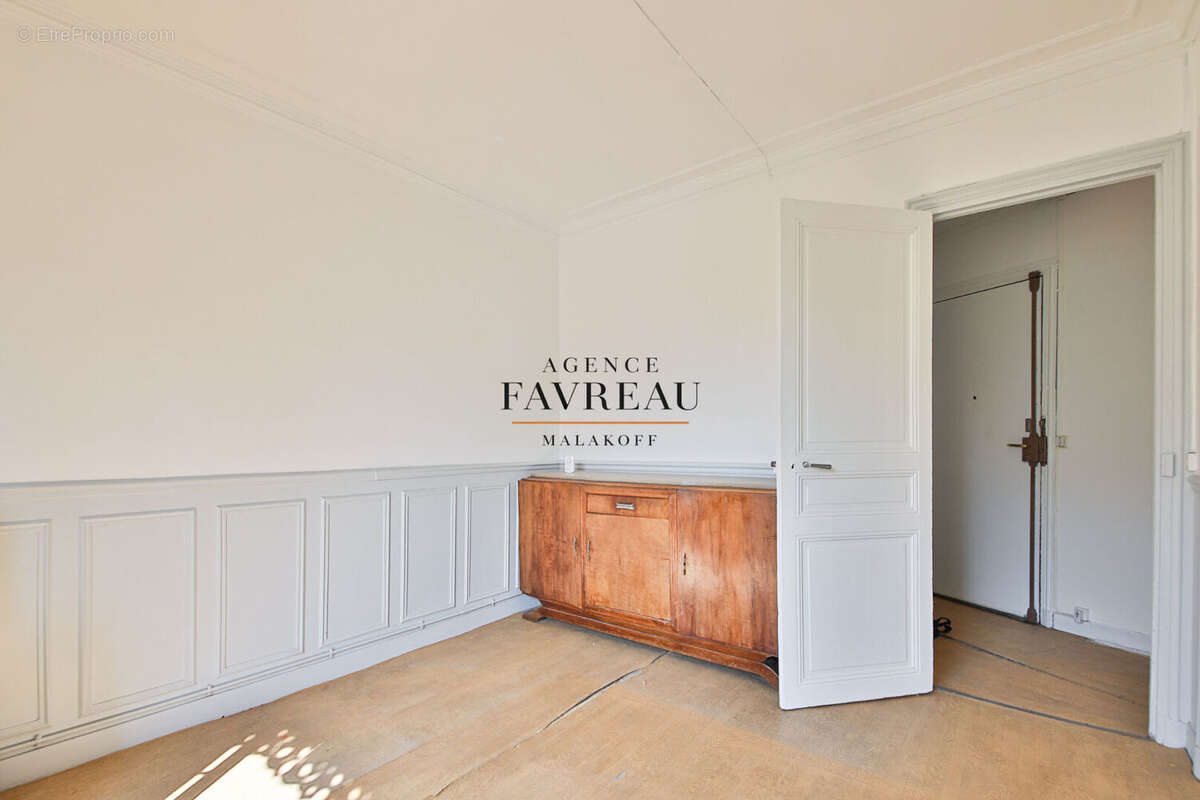 Appartement à PARIS-16E