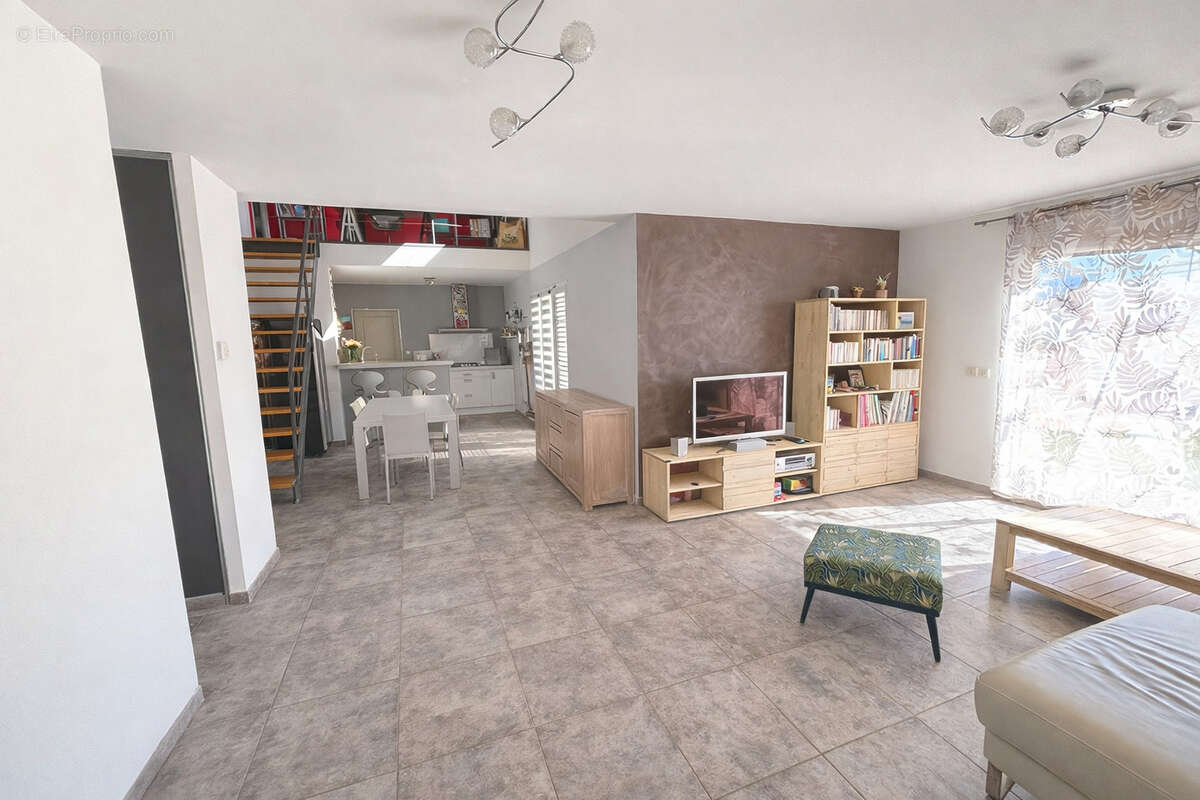 Maison à SAINT-MARCEL-LES-SAUZET