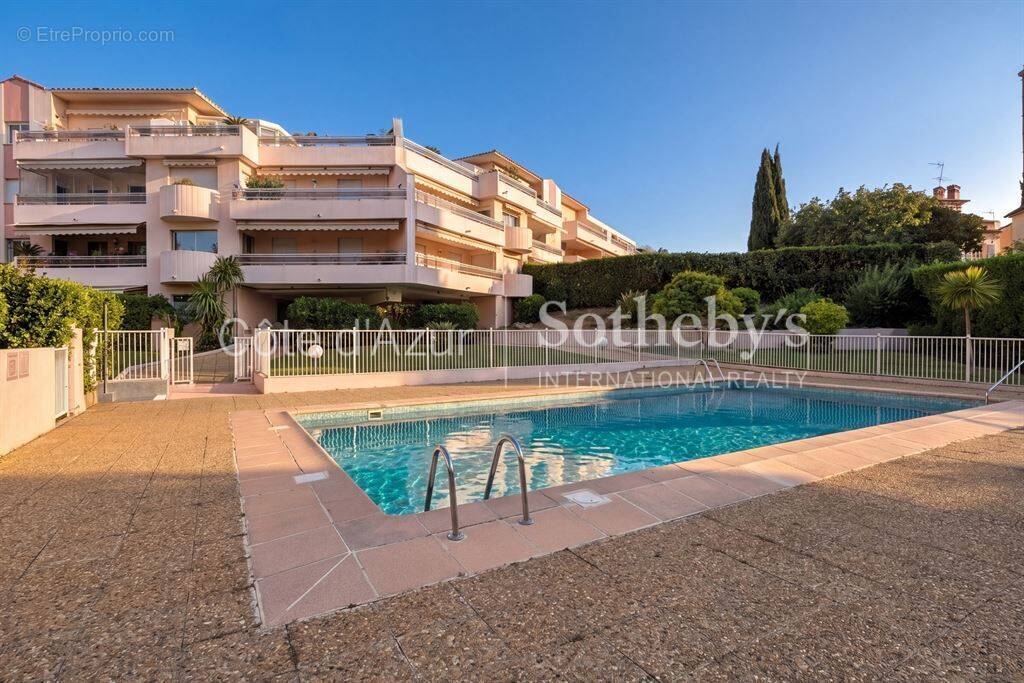 Appartement à VALLAURIS