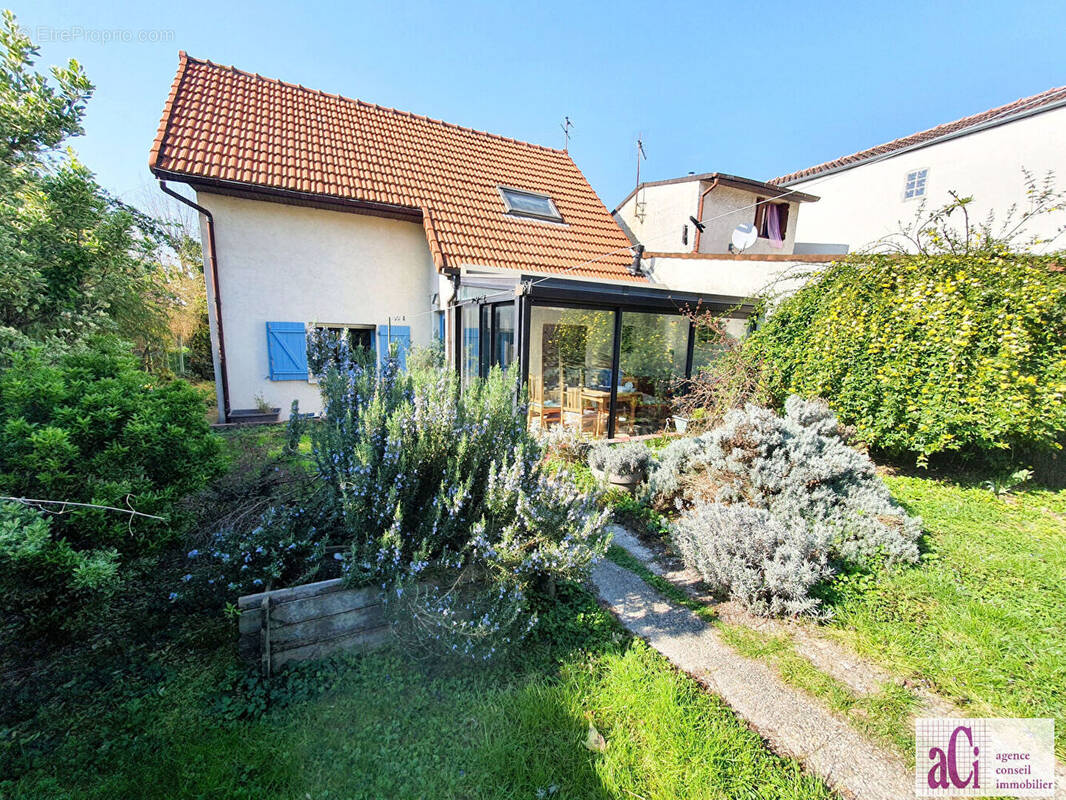 Maison à L'HAY-LES-ROSES