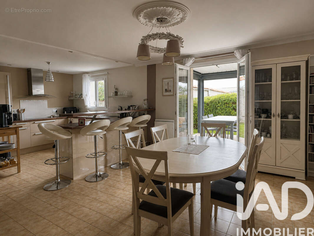 Photo 3 - Maison à VERINES