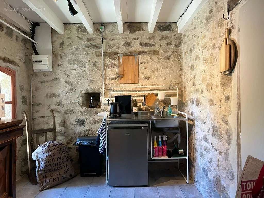 Maison à SAINT-LEGER-MAGNAZEIX