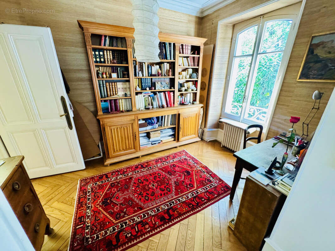 bureau + - Maison à SAINT-JULIEN-EN-GENEVOIS