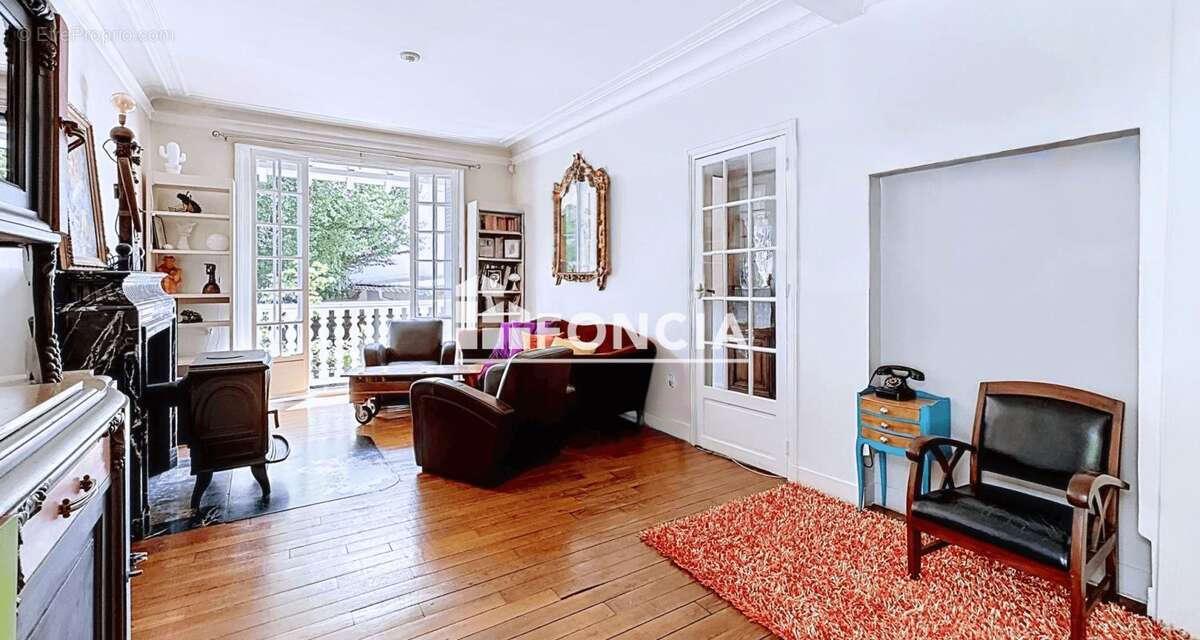 Maison à LES LILAS