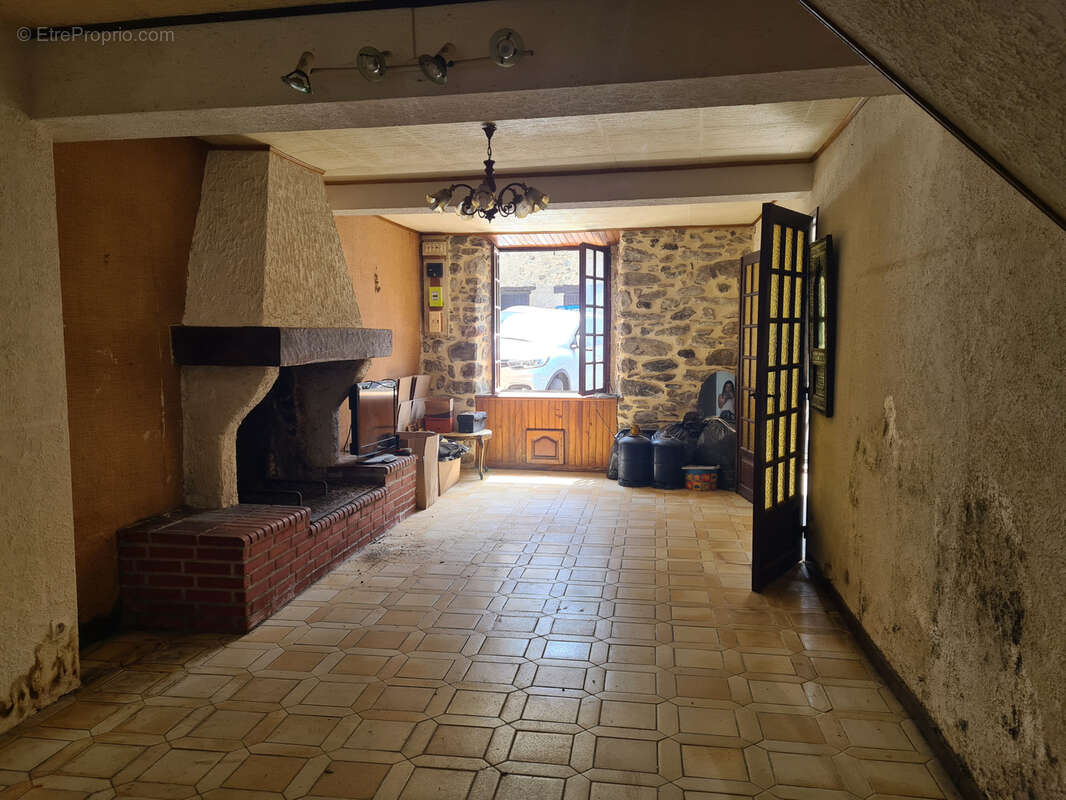 Maison à CAPOULET-ET-JUNAC