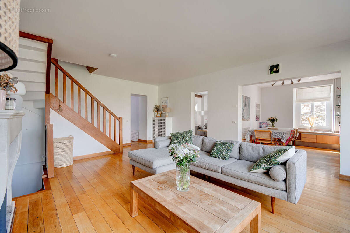 Maison à MAREIL-MARLY