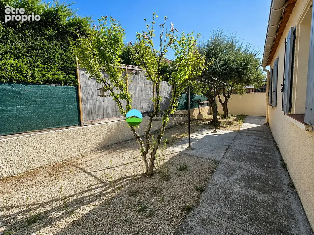 Maison de plain-pied avec 3 chambres, garage et terrain piscinable - photo 13