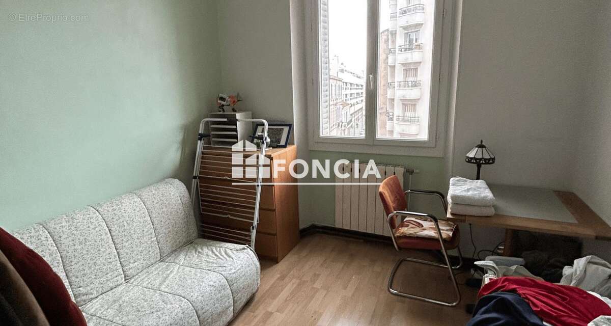 Appartement à MARSEILLE-5E