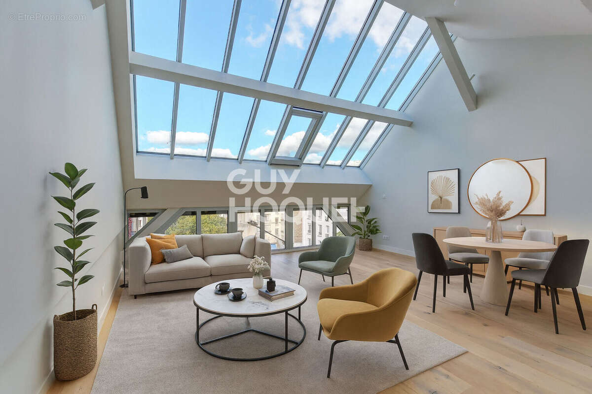 Appartement à PARIS-16E