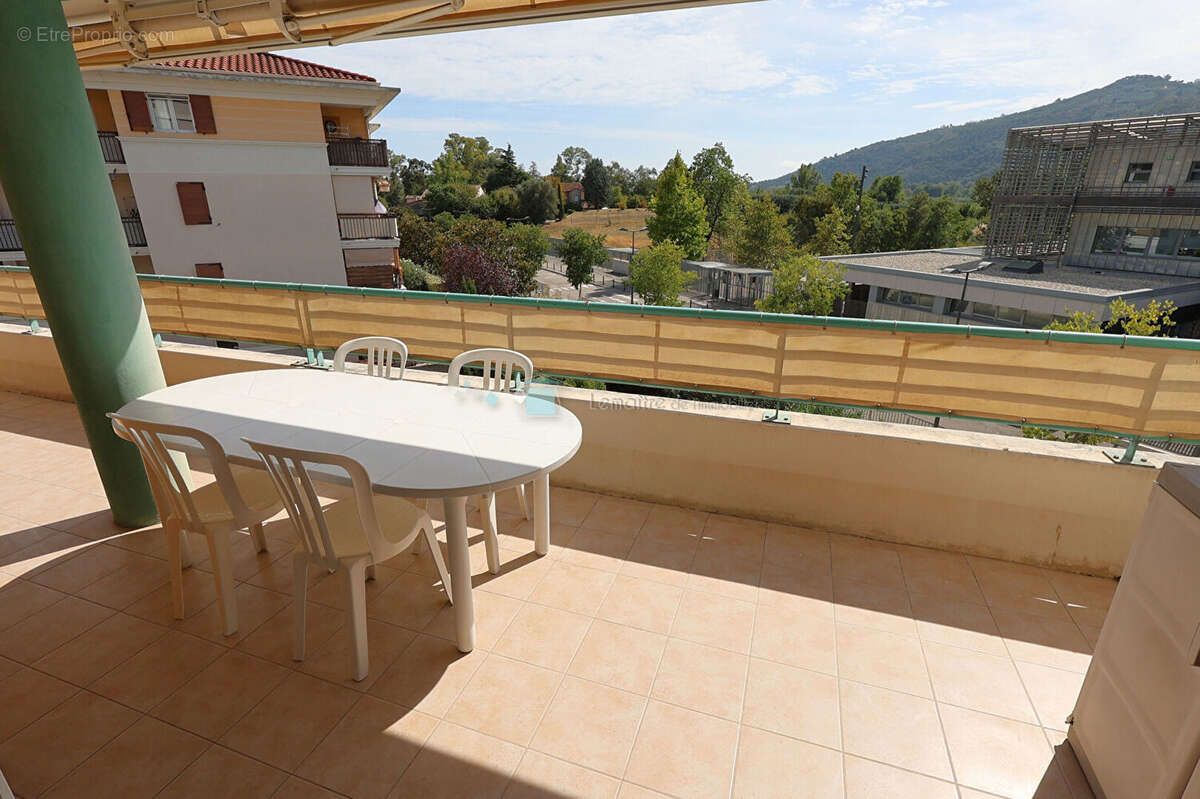 Appartement à PEGOMAS