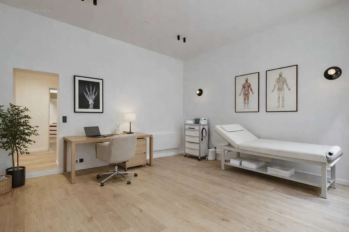 Paris 8ᵉ – Élégant 2 pièces de 57 m² – Idéal profession libérale ou pied-à-terre - photo 3