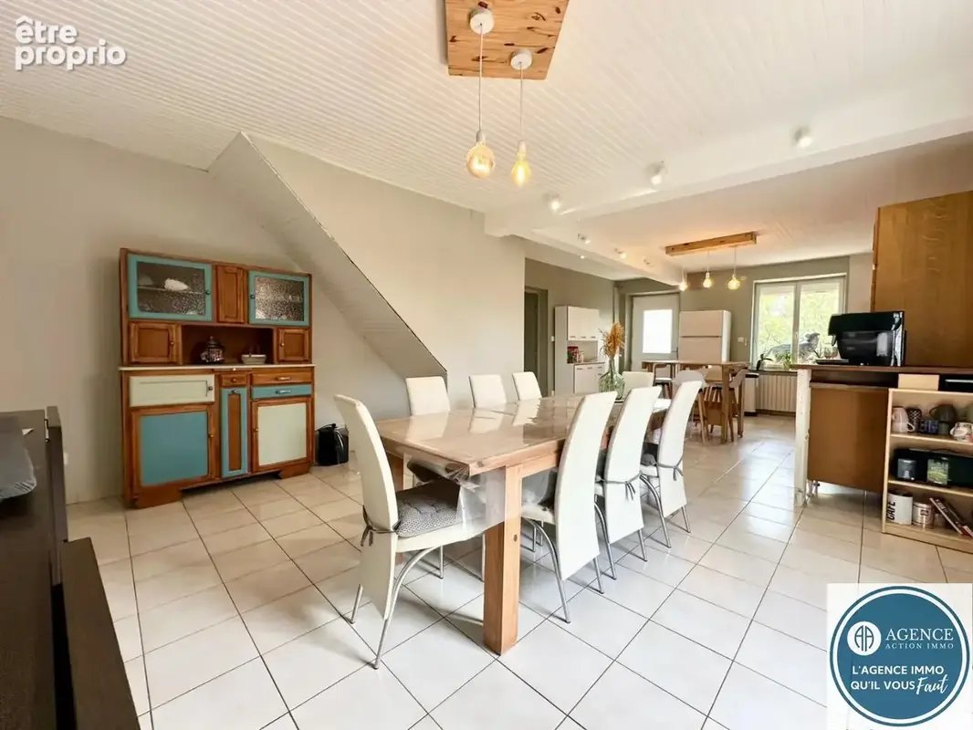 Maison d'habitation, 212 m² sur terrain de 5240 m² - photo 4